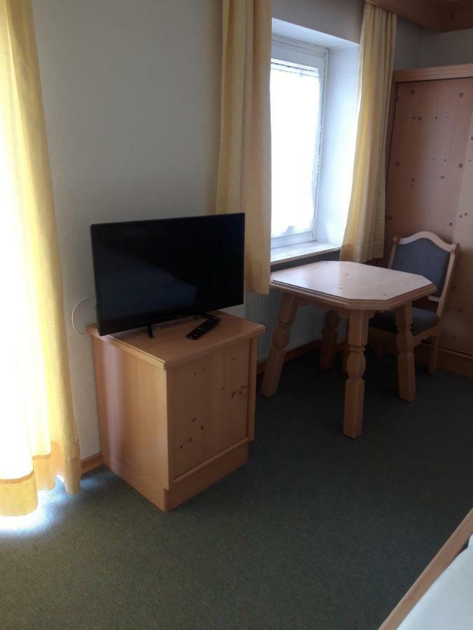 Heiterwanger Hof Appartments Bagian luar foto